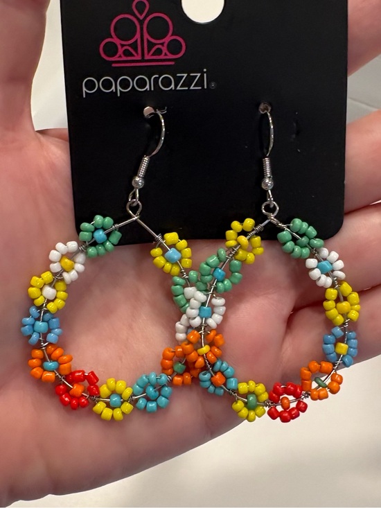Jewelry - Paparazzi Festively Flower Child Boho Beaded Daisy Hoop Earrings Multicolor.